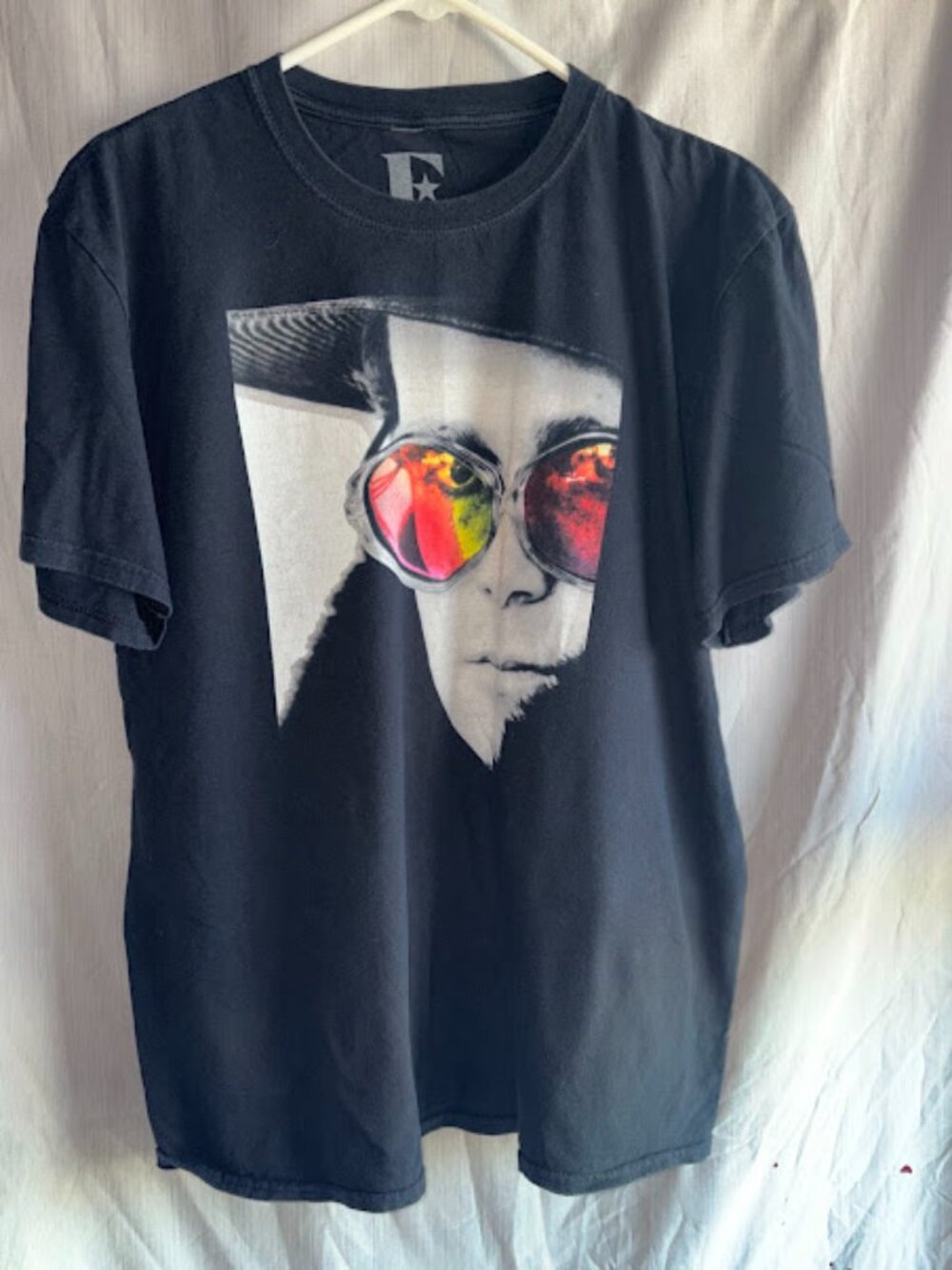 Elton John Farewell Tour Photo Portrait T-Shirt - Size Large